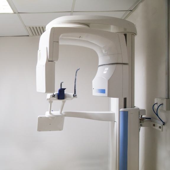 C T cone beam digital x ray scanner