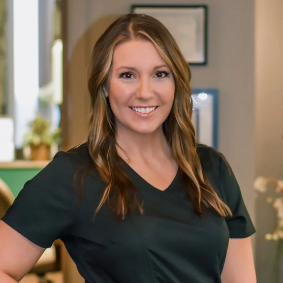 Dental assistant Cassie